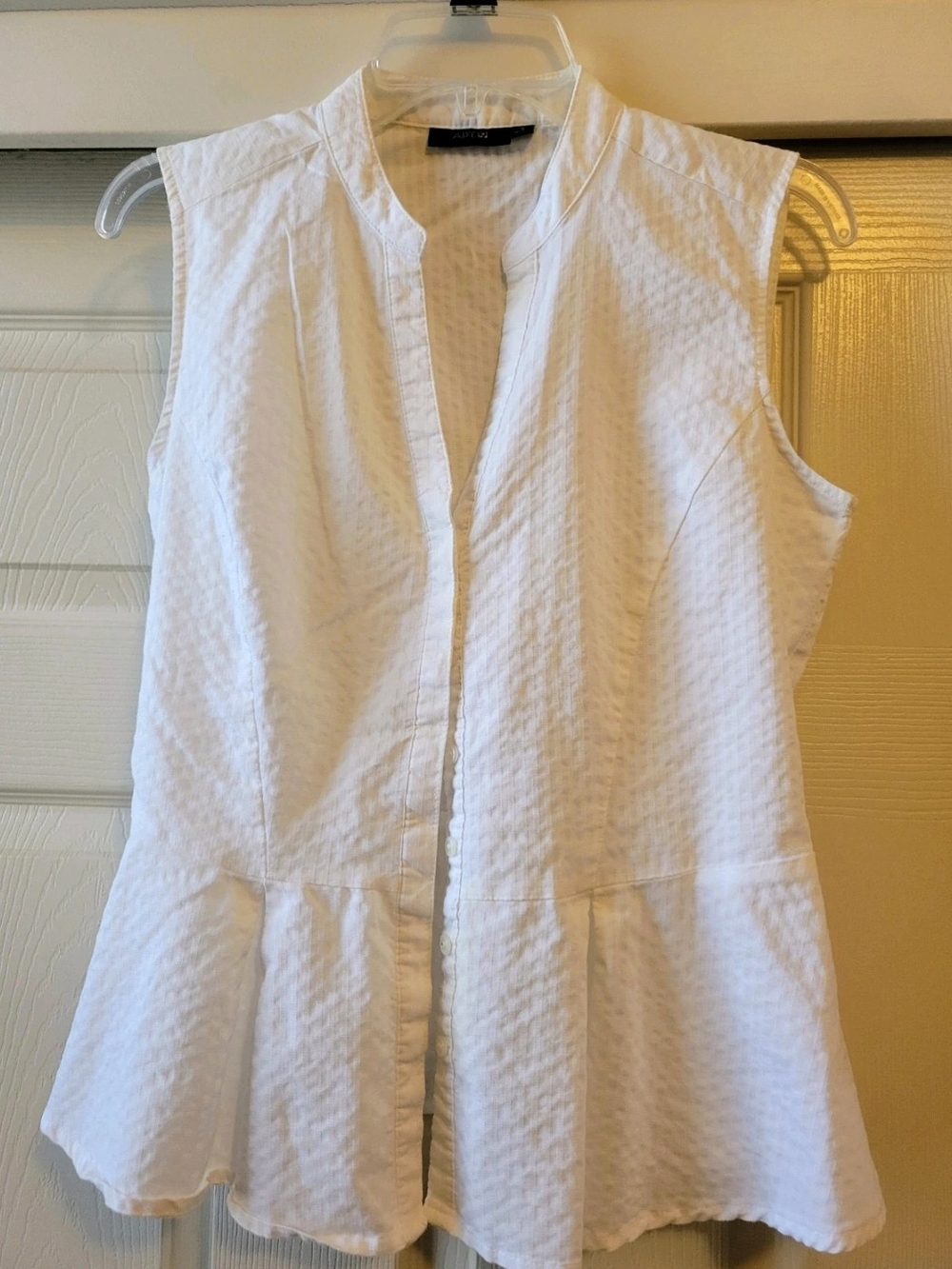 Apt. 9 White Sleeveless Peplum Button-Front Top